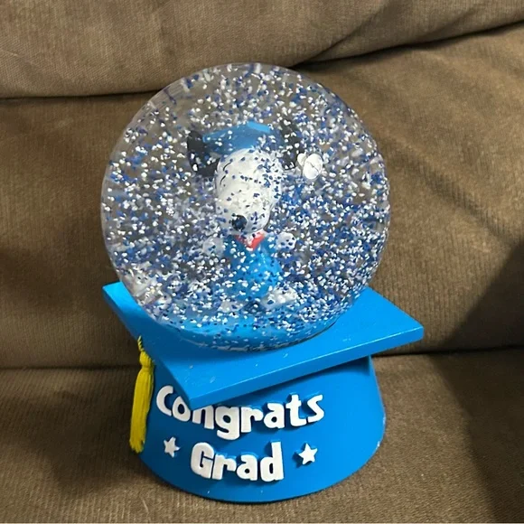 Peanuts Snoopy Congratulations Grad Snow Globe, NWT - Picture 6 of 8